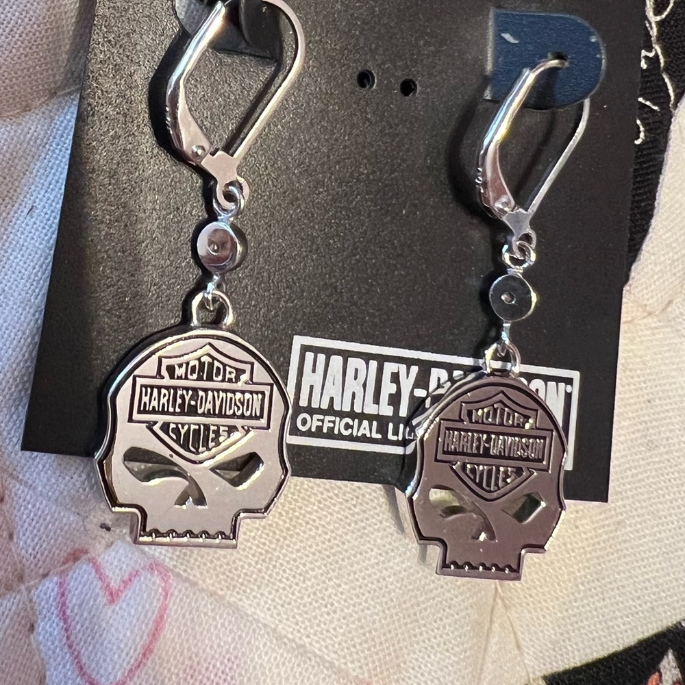 Harley-Davidson® Women's Earrings, Bling Willie G Skull Dangles, MOD 925 Silver - Picture 6 of 11